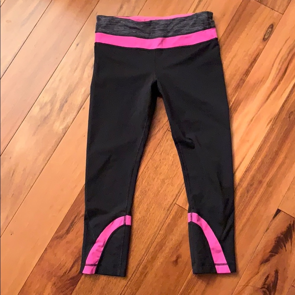 Lululemon Run Inspire Crop size 6